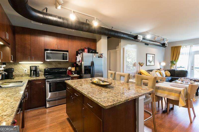 Foto principal - 5300 Peachtree Rd