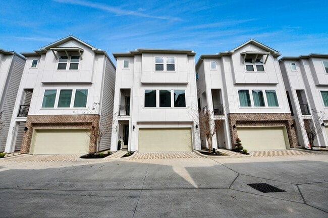 Foto del edificio - 8320 Brecha Ln