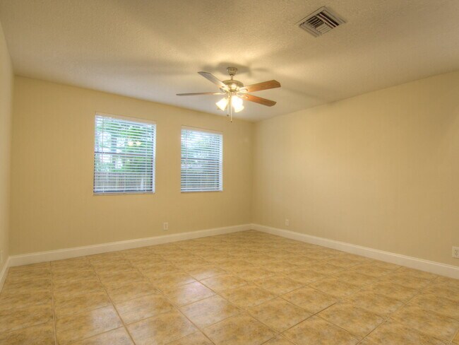 Foto del edificio - 13522 Exotica Ln