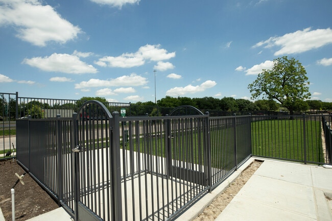 095A7344 - CO/OP Farmers Market