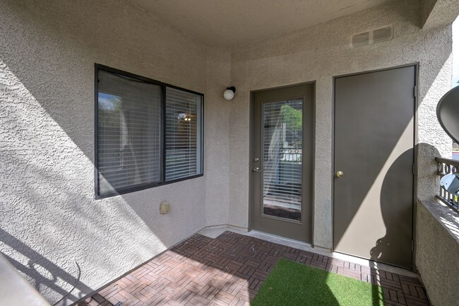 Building Photo - NW!! Gated!!! Clubhouse!!!Community Pool!!...