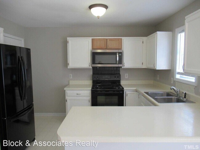 Foto del edificio - 3 br, 2.5 bath House - 324 Springside Dr