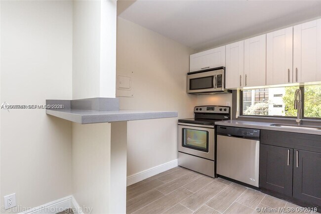 Foto del edificio - 16919 N Bay Rd