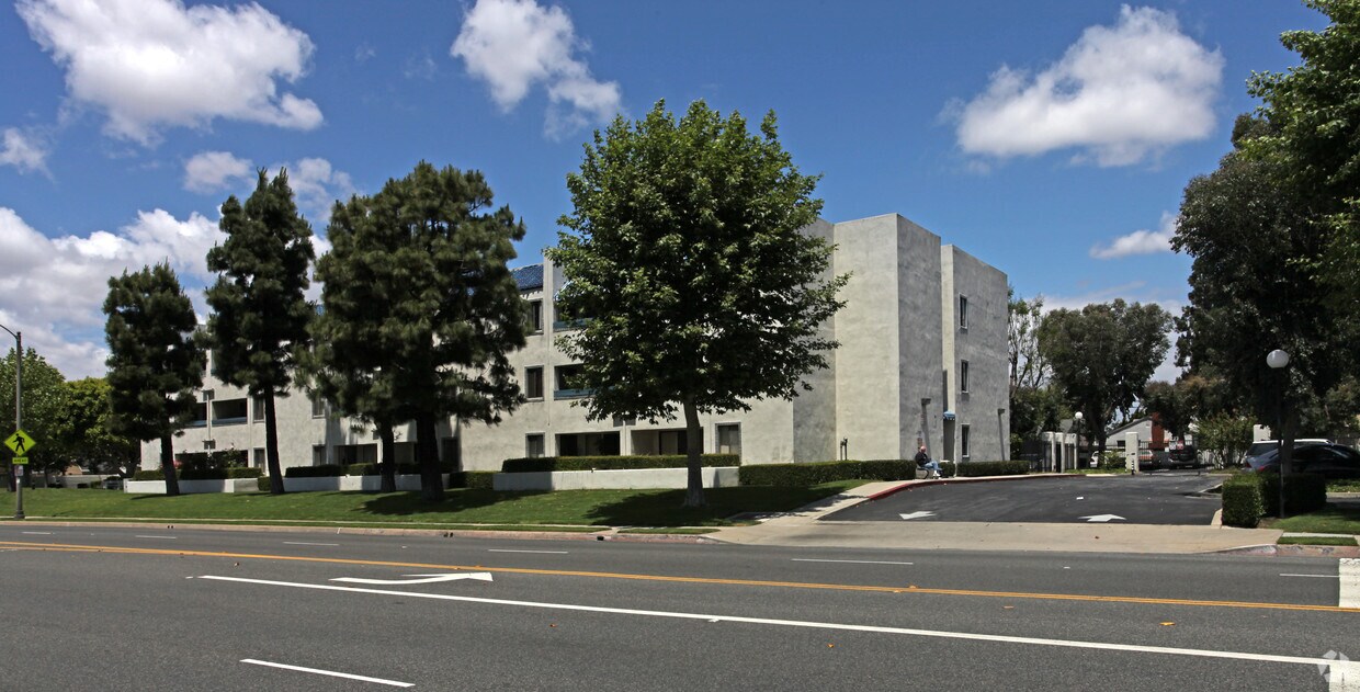 Foto del edificio - Candlewood Park