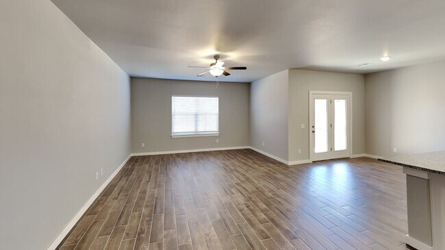 Foto del edificio - 4 Bedroom 3 Bathroom 2 Car Garage Home in ...