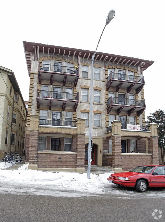 202204 N. Pinckney Apartments Madison, WI