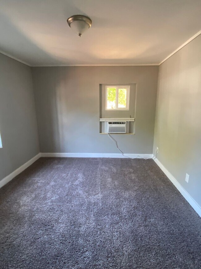 Foto del edificio - 2 bedroom 1 bath house