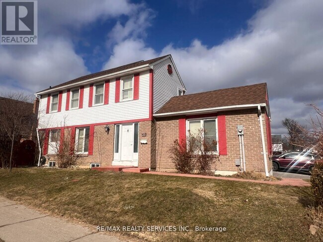 Building Photo - 31 Junewood Crescent