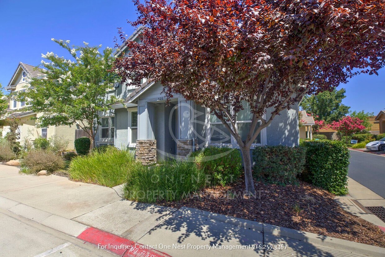 Foto principal - Lincoln Crossing; 4 bedroom in Gated commu...