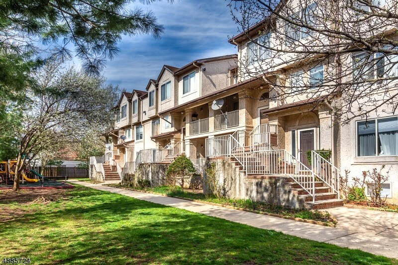 Foto principal - 412 N Lafayette Rd