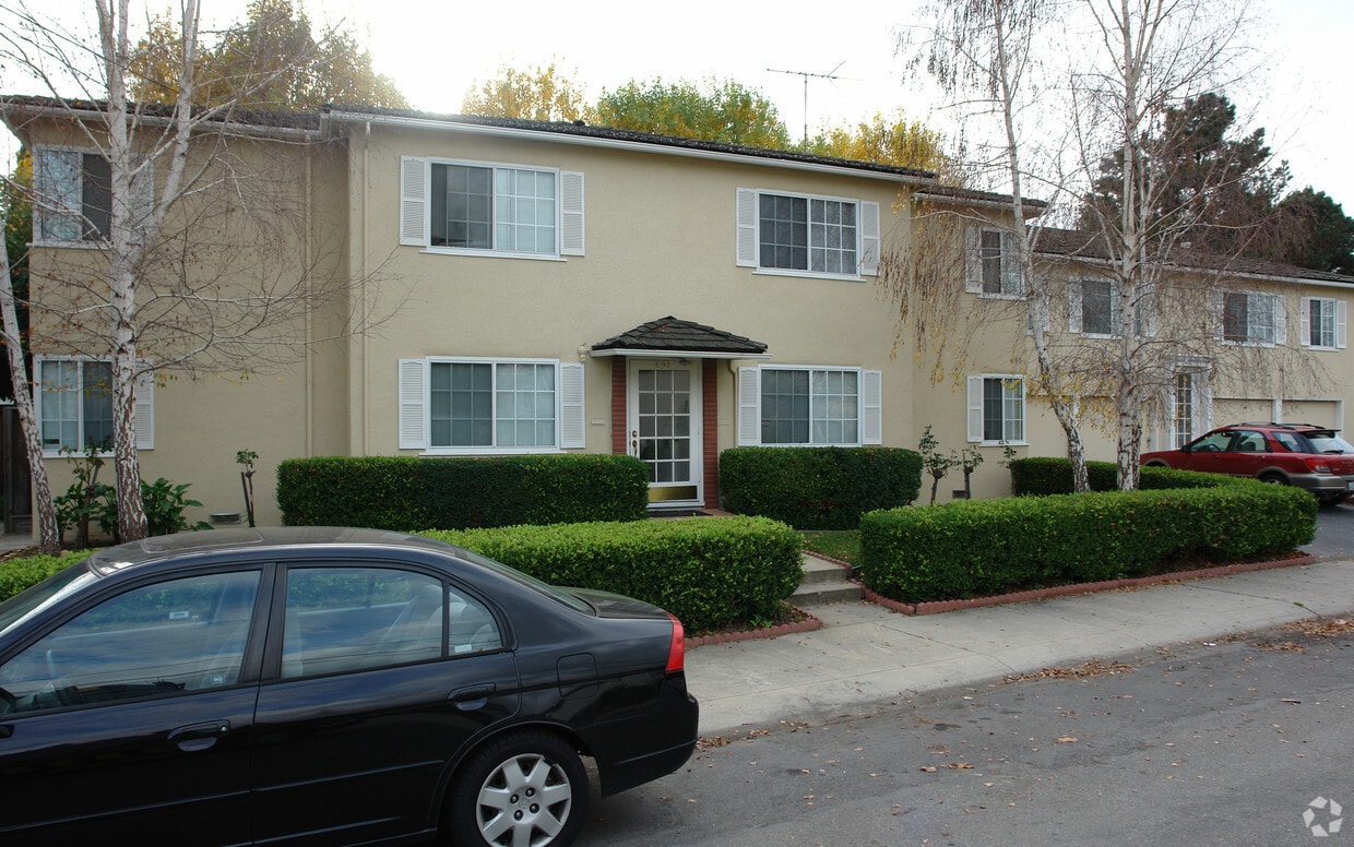 Building Photo - 691 Victor Way