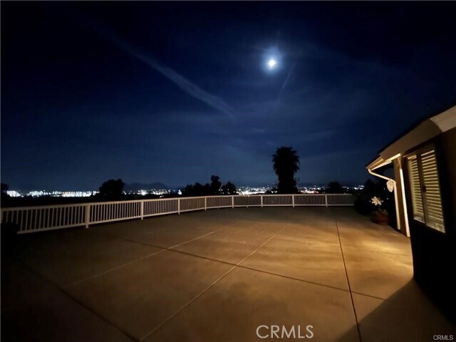 Foto del edificio - 23910 Sunset Ave