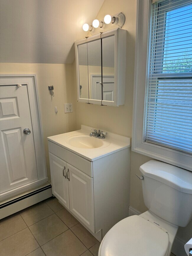 95 Saugatuck Ave Unit 4, Westport, CT 06880 Apartments in Westport