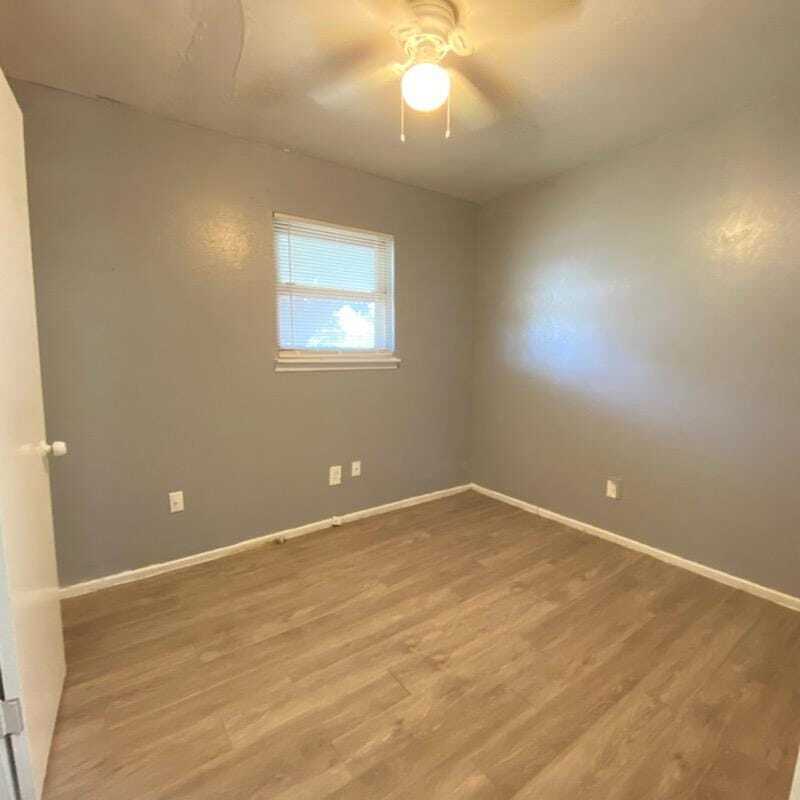 Foto principal - 3412 E 17th St