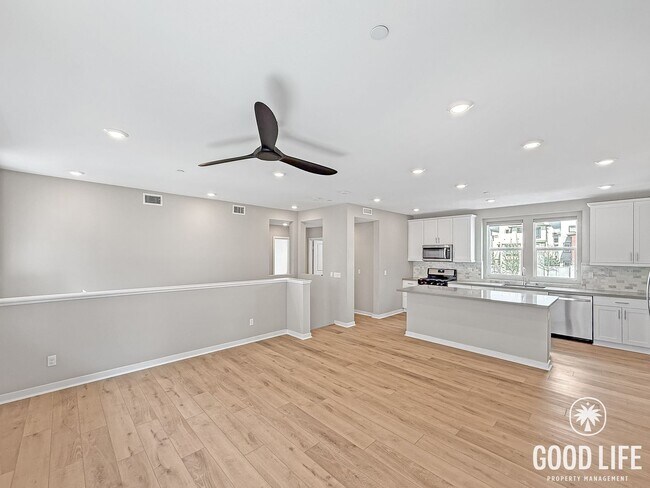 Foto del edificio - Stunning 2B/2BA Townhome in Mira Mesa for Rent!