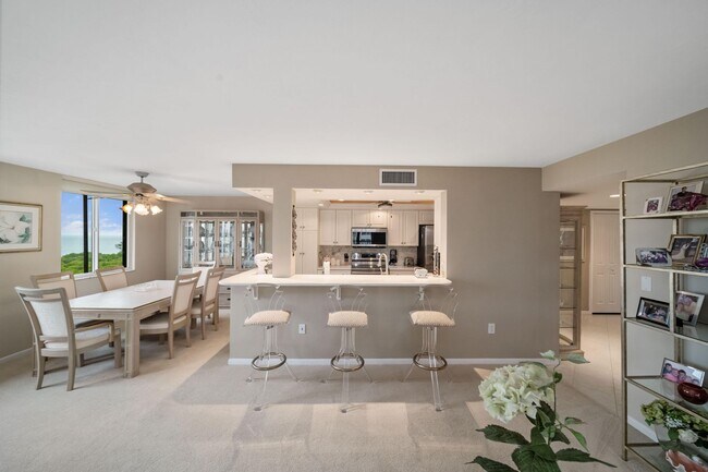 Foto del edificio - Vanderbilt Beach Condo! Ocean View ~ Avail...