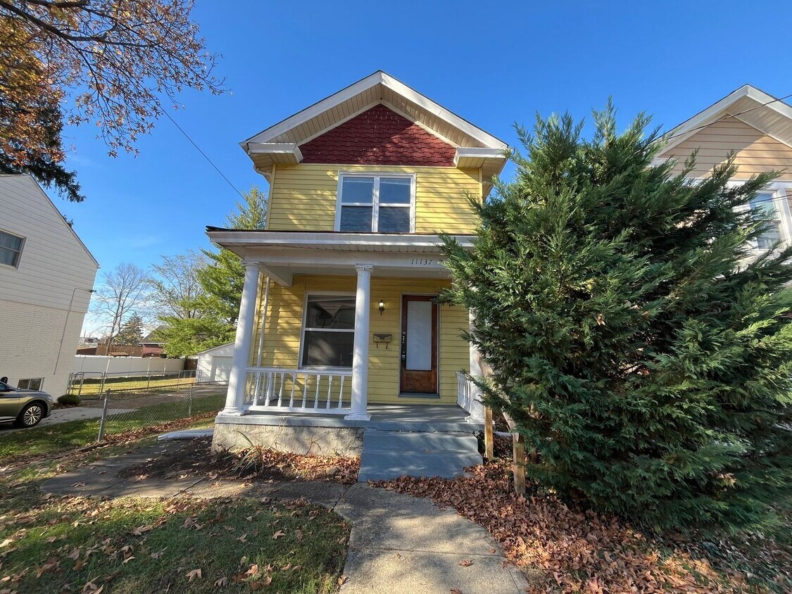 Primary Photo - 11137 Spinner Ave