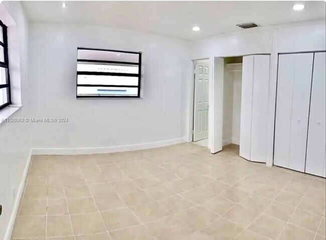 Foto del edificio - 1750 NW 27th Ave