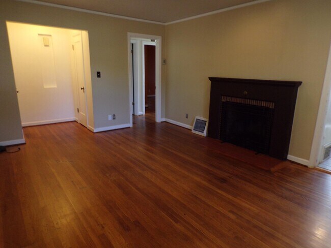 Foto del edificio - 3022 SW Sunset Blvd