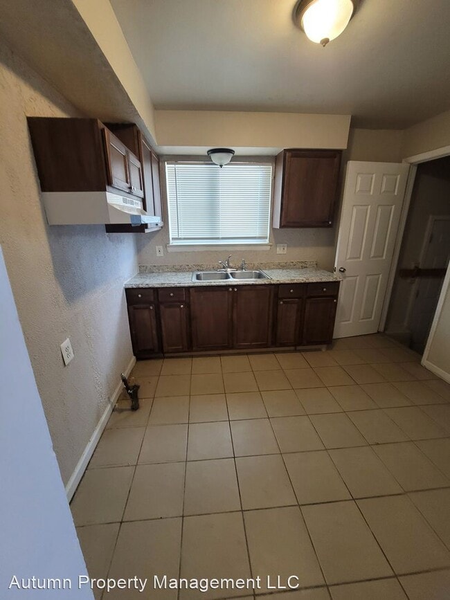 Foto del edificio - 3 br, 1 bath House - 14823 Muirland Street