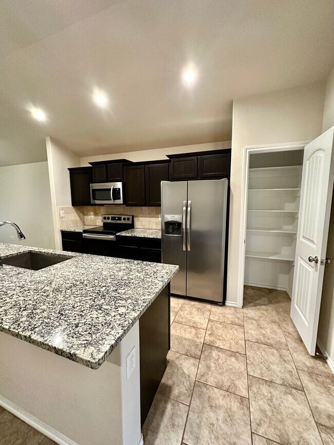 Foto del edificio - Cute 3/2/2 in Frenship ISD! Available Spri...