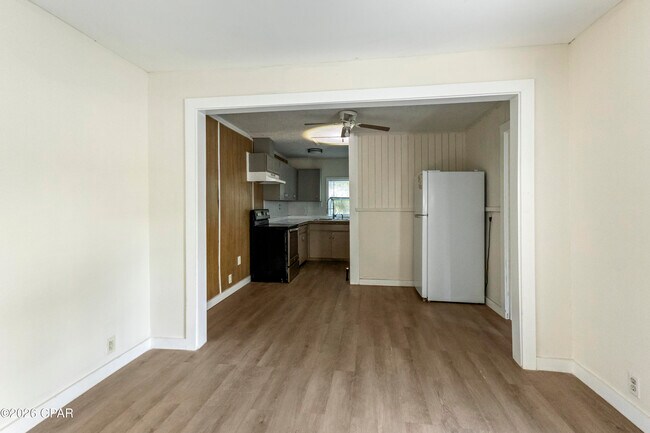 Foto del edificio - 2722 E 6th St