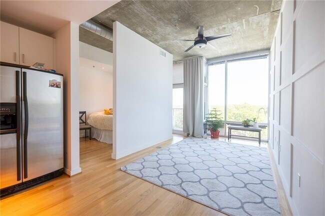 Foto del edificio - 943 Peachtree St NE