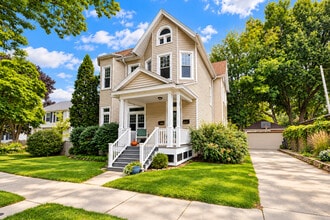 Building Photo - 4631 N Oakland Ave