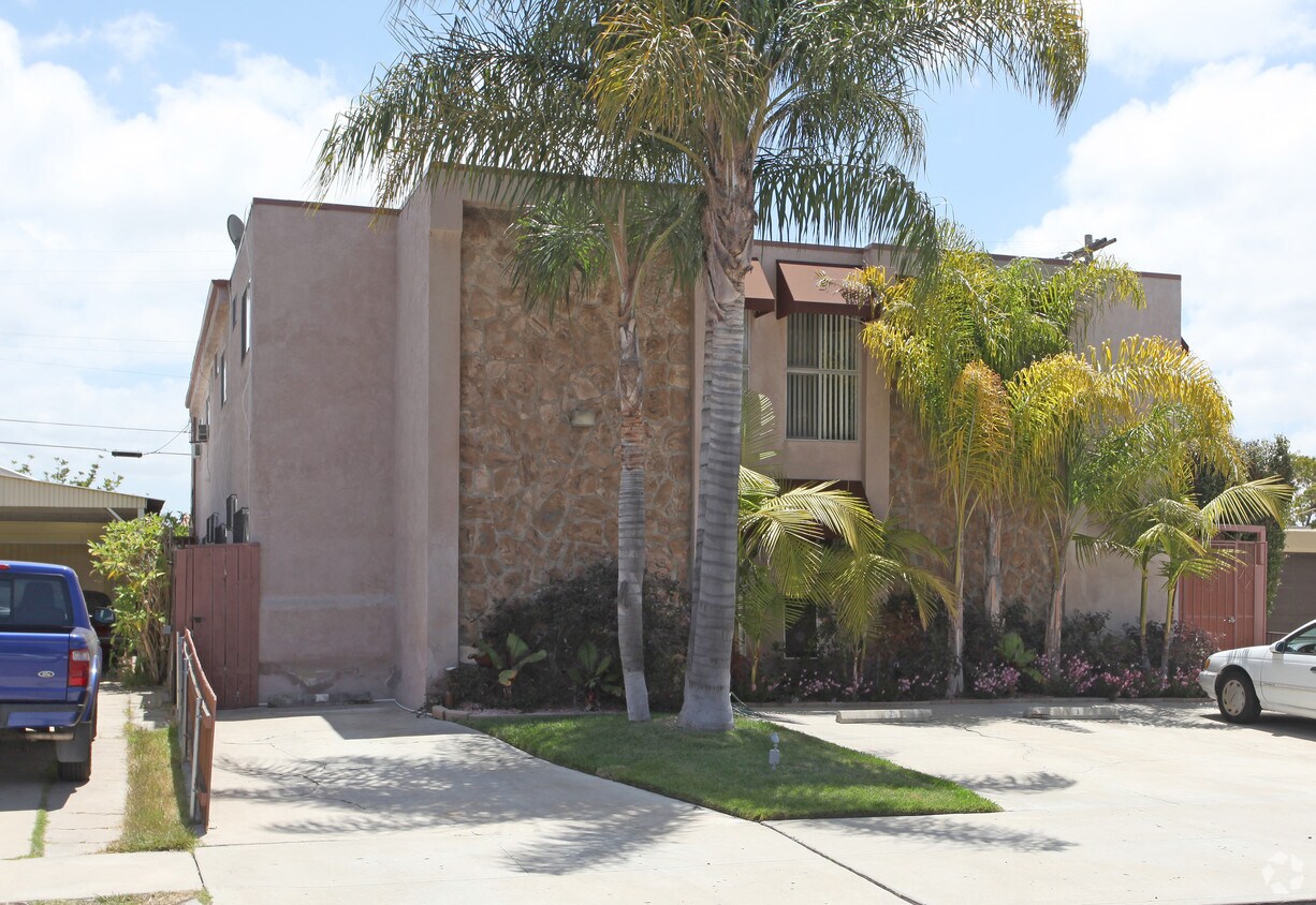 Foto del edificio - 4417 Mcclintock St