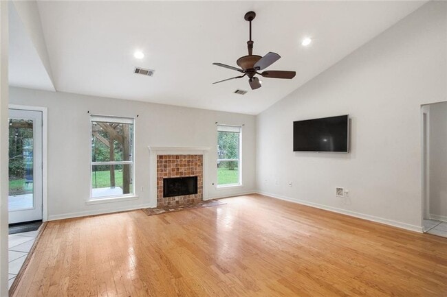 Building Photo - 5153 Clearpoint Dr