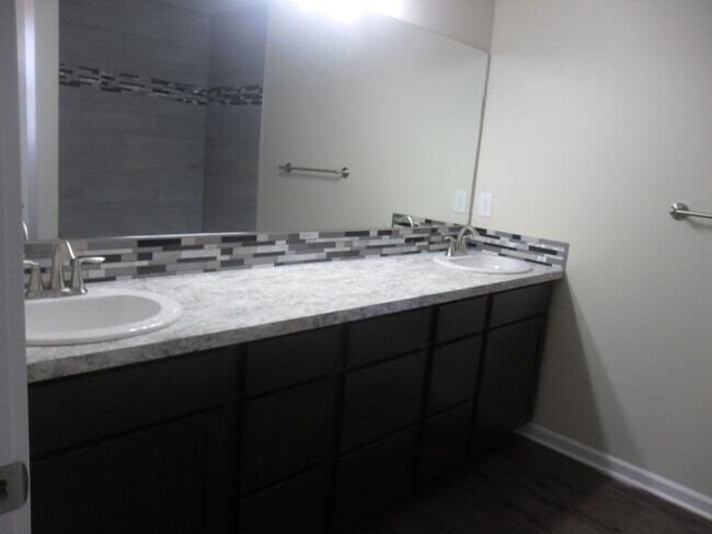 Building Photo - 3 Bdrm, 2 Ba Home