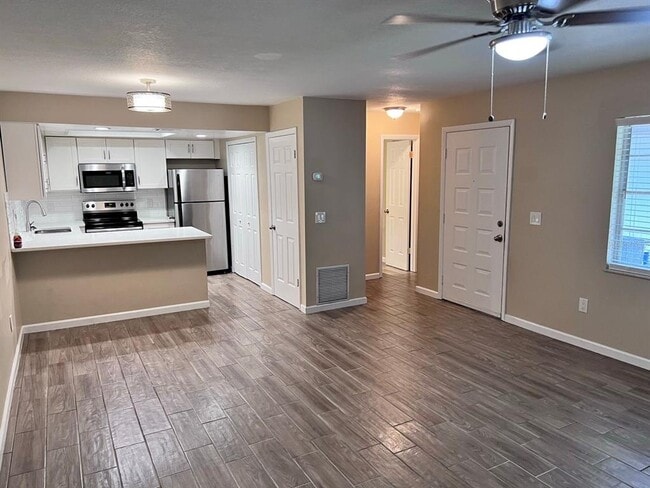 Foto del edificio - 162 Windtree Ln