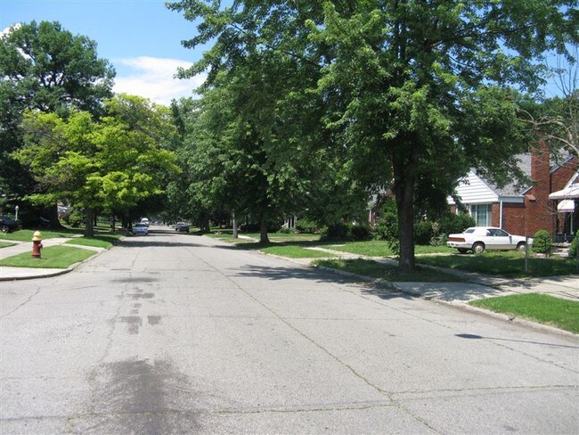 Building Photo - 5818 Radnor St
