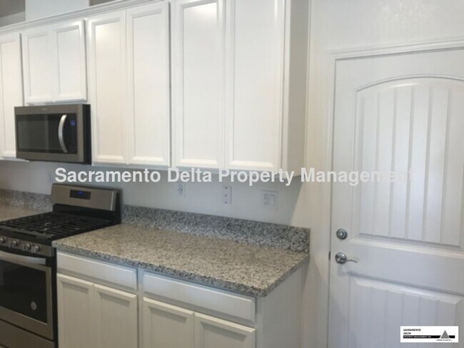 Building Photo - Newer Construction Natomas Home