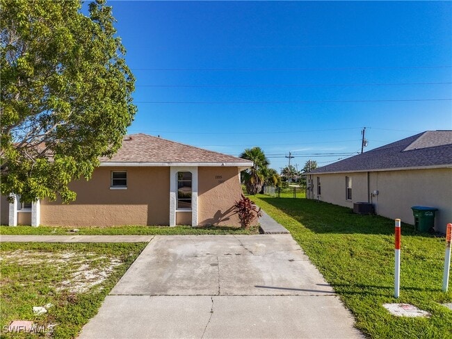 Foto del edificio - 1107 Cape Coral Pkwy W