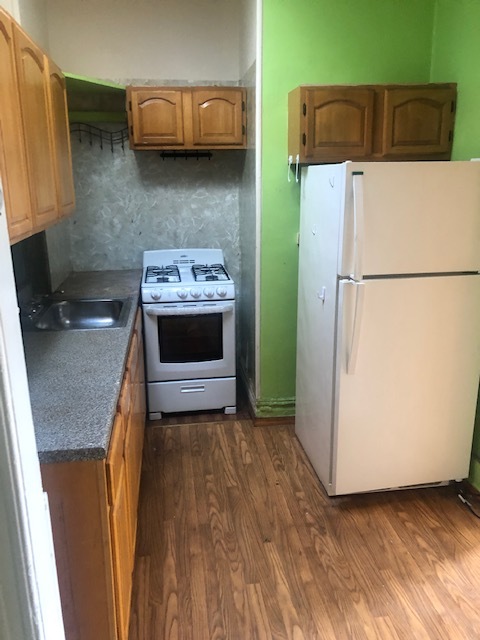 Primary Photo - 3330 Nostrand Ave