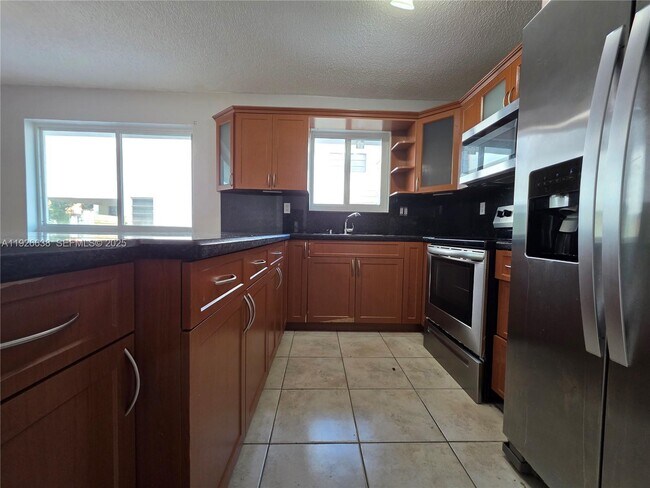 Foto del edificio - 2438 SW 114th Ave