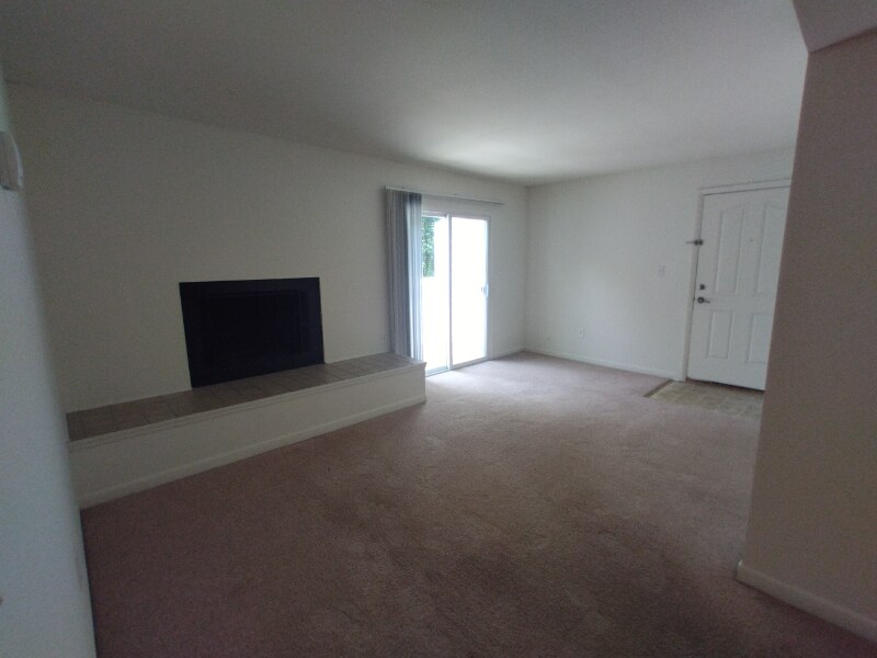 Primary Photo - 600 Reusens Rd