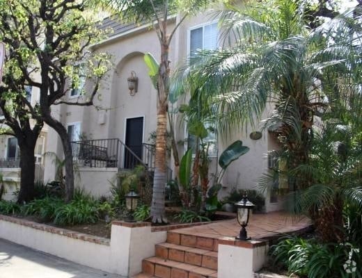 Building Photo - 1325 Wellesley Ave