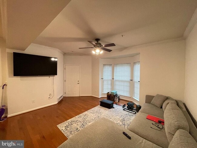 Building Photo - 15151 Leicestershire St