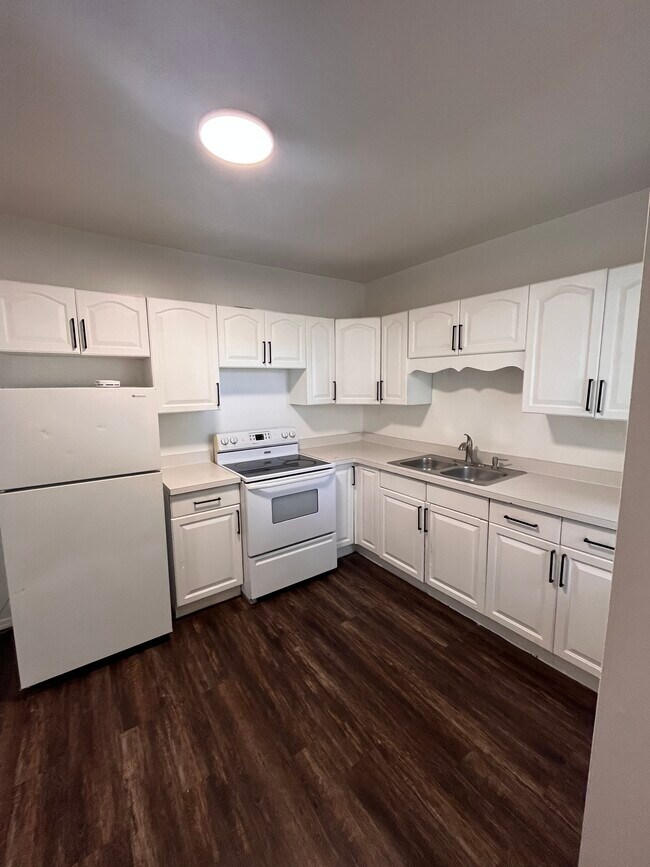 Building Photo - 23 Cobbs Hill Dr