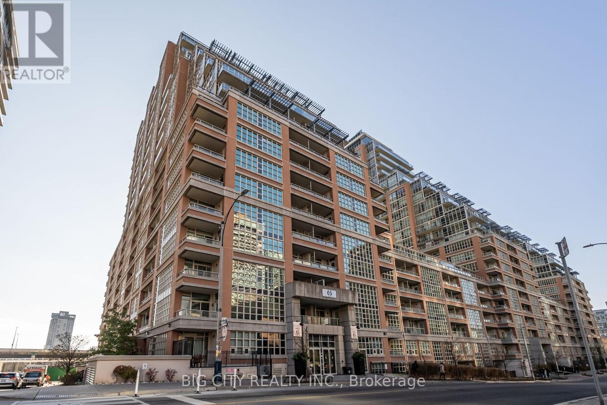 Photo principale - 65 E Liberty St