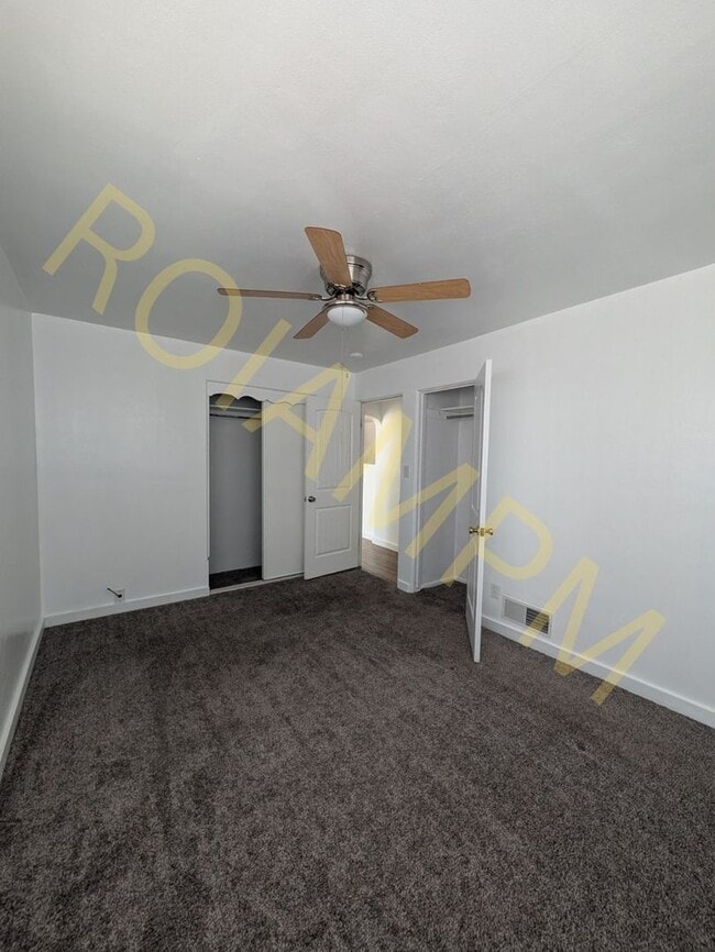 Building Photo - Spacious 4 Bed 2 Bath Home Near CSI – RV H...
