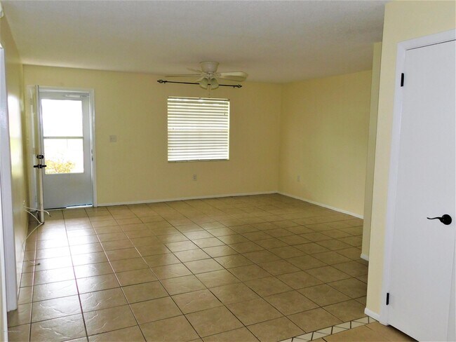 Foto del edificio - 897 Levitt Pkwy