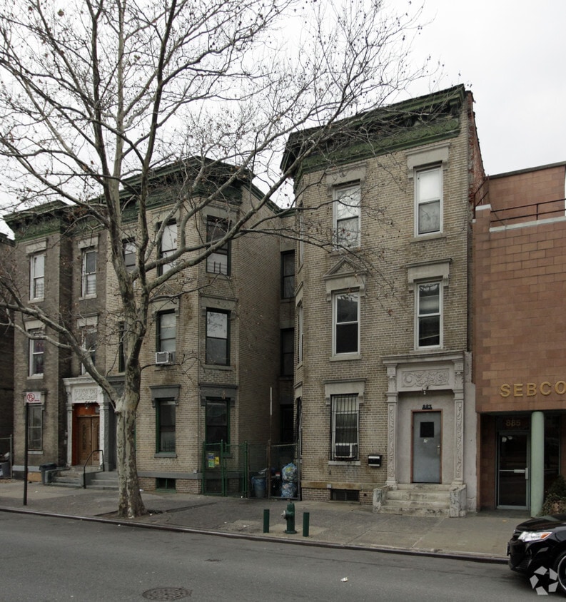 Primary Photo - 881-883 Bruckner Blvd