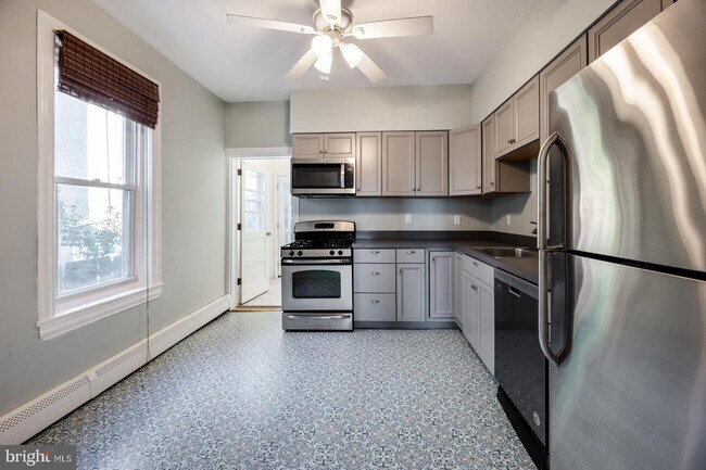 Foto del edificio - 4745 Fowler St
