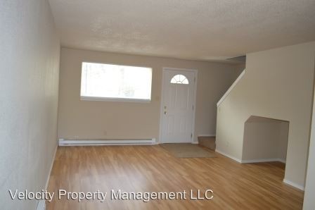 Building Photo - 360 SE Railroad St