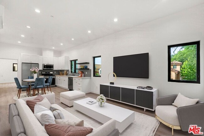 Foto del edificio - 8931 Hubbard St