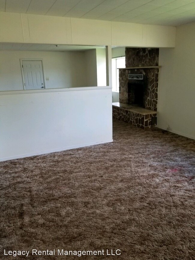 Foto del edificio - 3 br, 1 bath House - 403 West Grand Ave