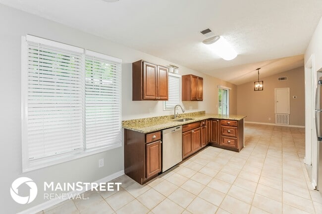 Foto del edificio - 129 Riverchase Dr